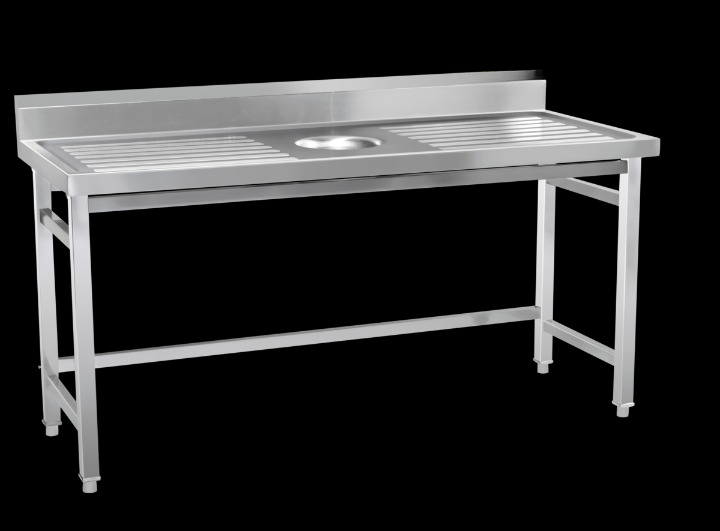 Ss Dish Landing Table: 5ft